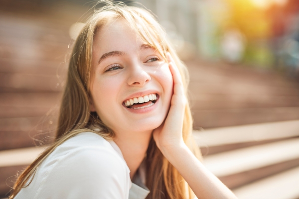 Ways A Cosmetic Dentist Can Transform Your Smile